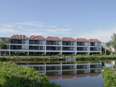 Holmes Beach Vacation Rental with Bay View Sleeps Five